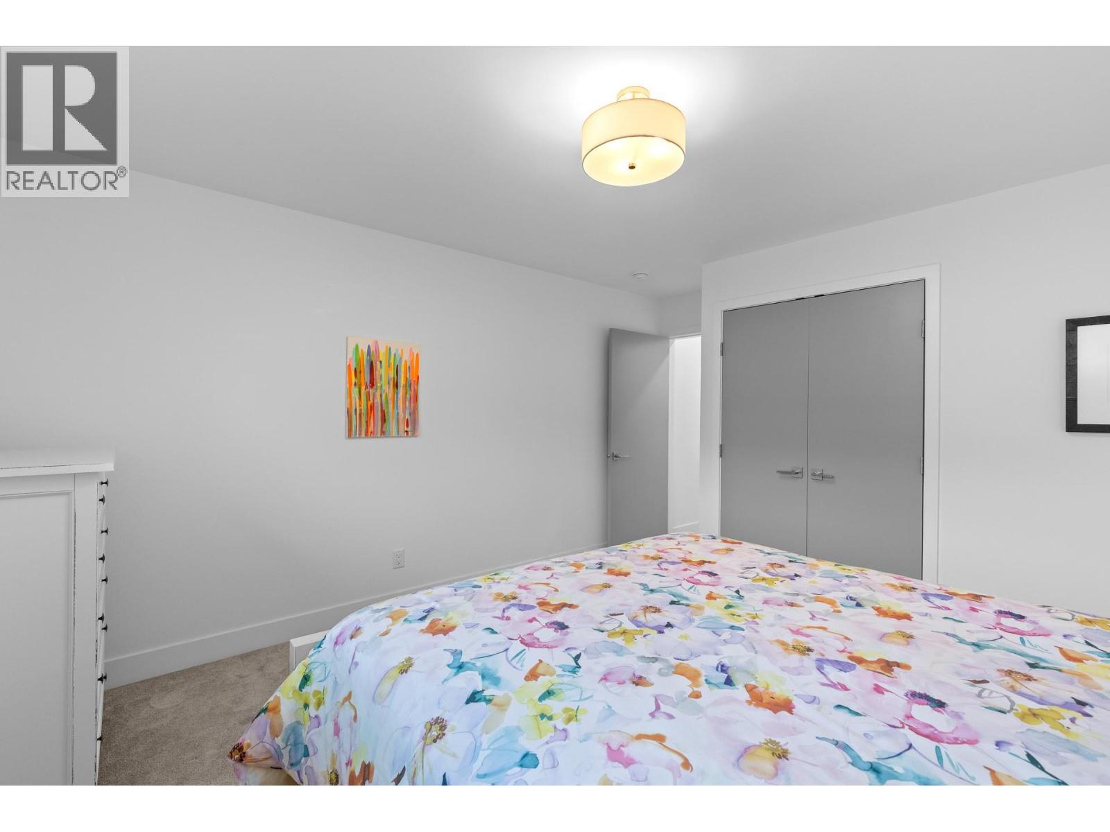 827 Saucier Avenue, Kelowna