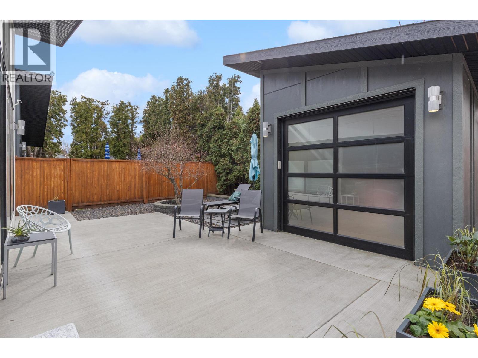 827 Saucier Avenue, Kelowna