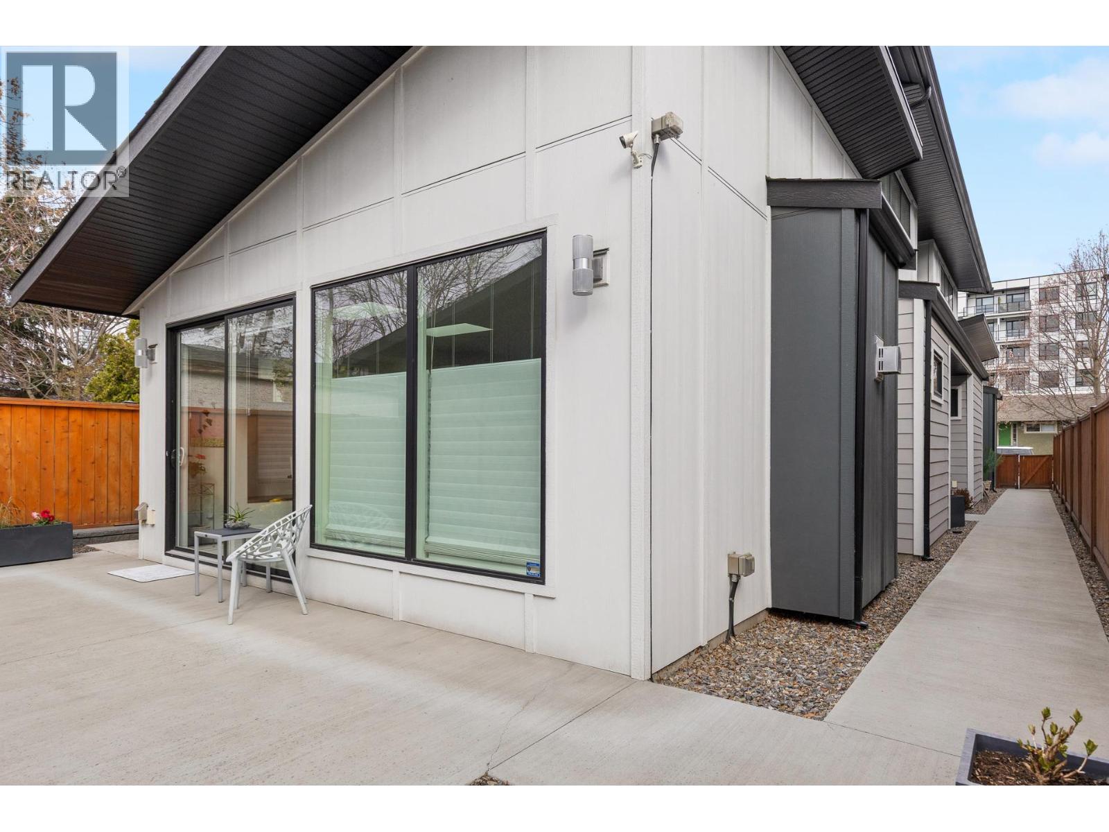 827 Saucier Avenue, Kelowna