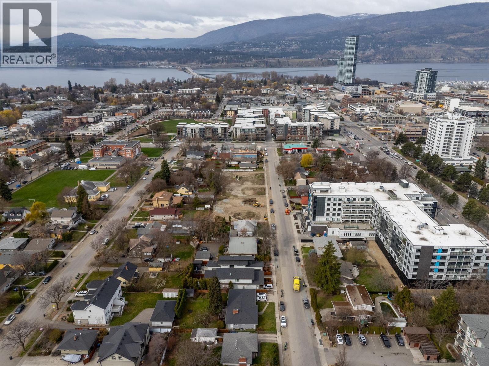 827 Saucier Avenue, Kelowna