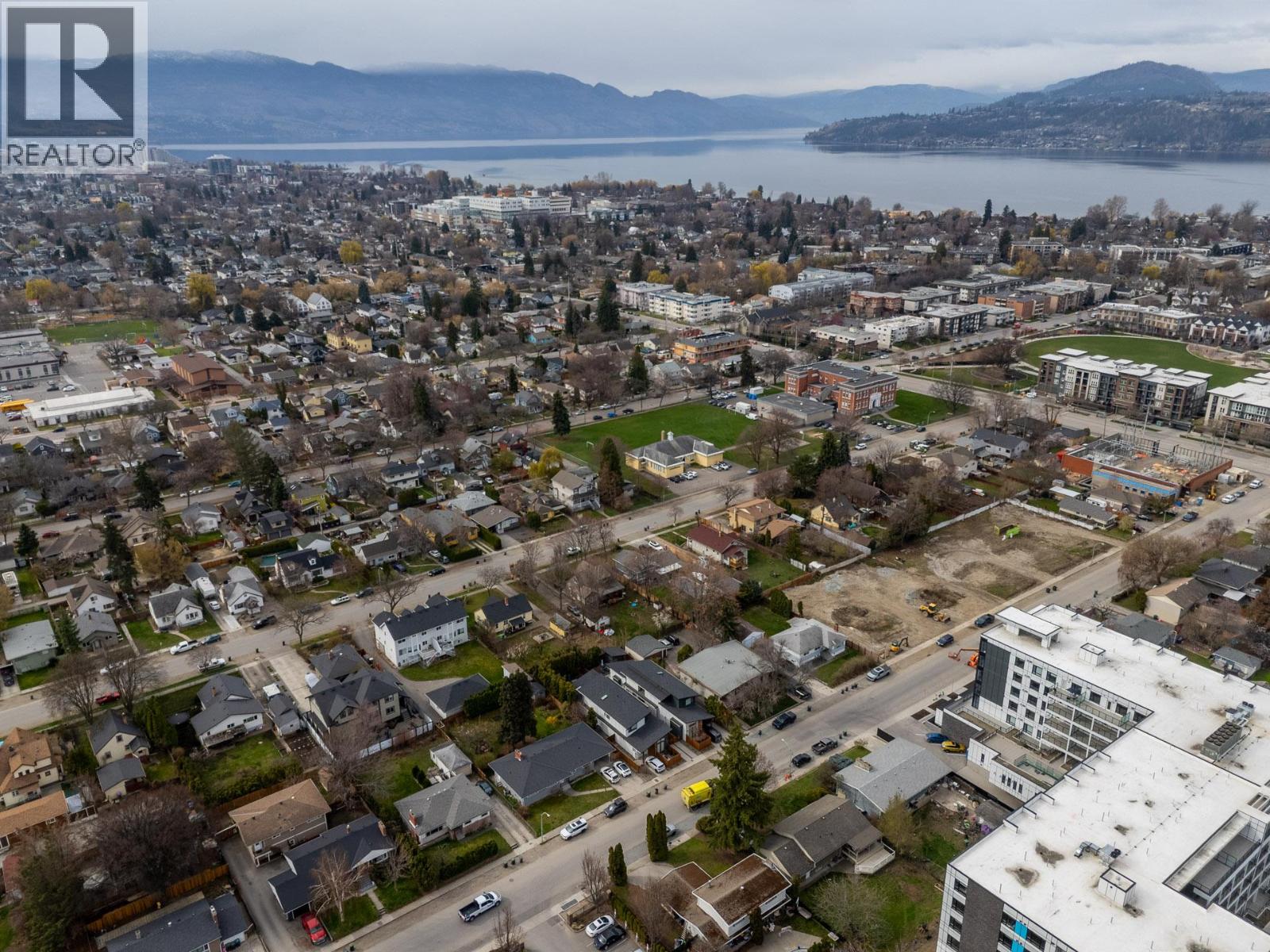 827 Saucier Avenue, Kelowna