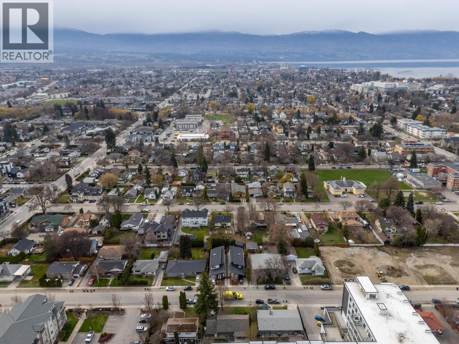 827 Saucier Avenue, Kelowna