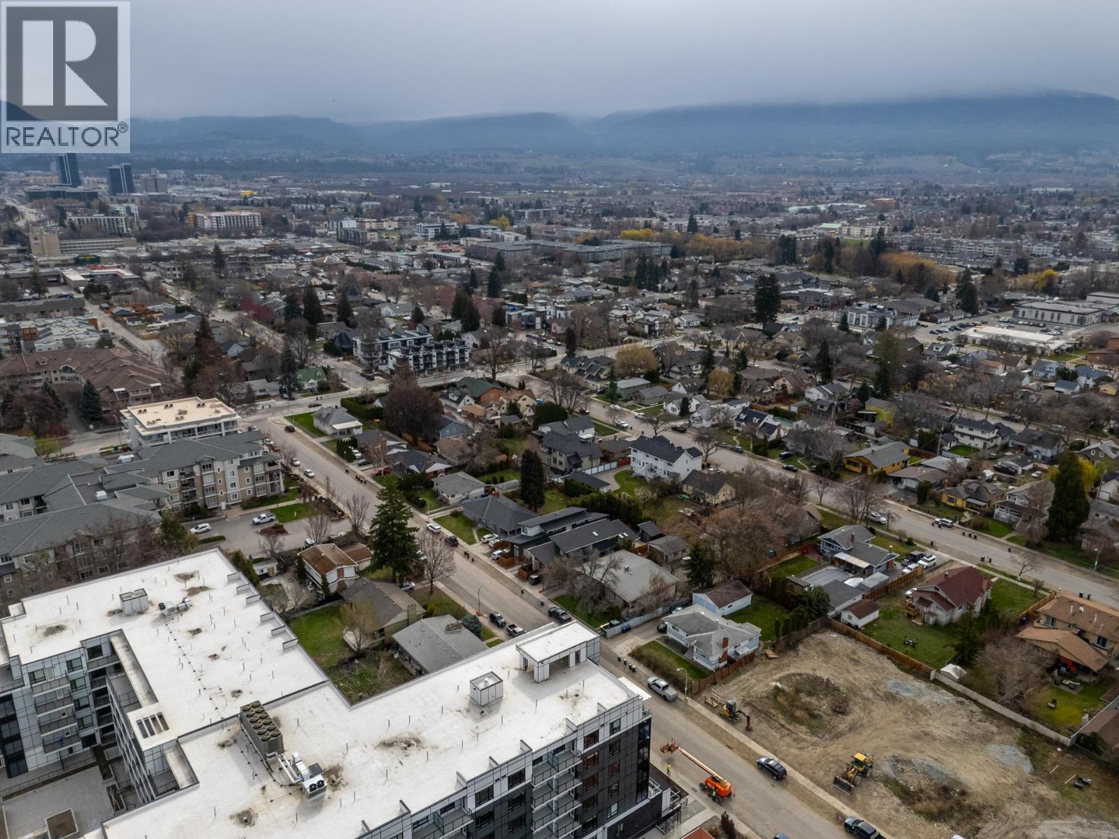 827 Saucier Avenue, Kelowna