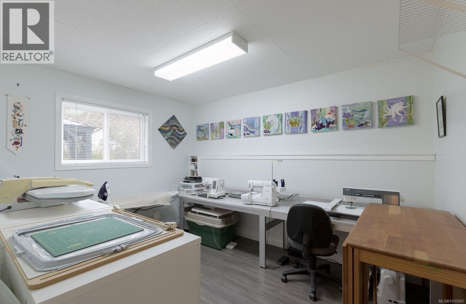 7228 Aulds Rd, Lantzville