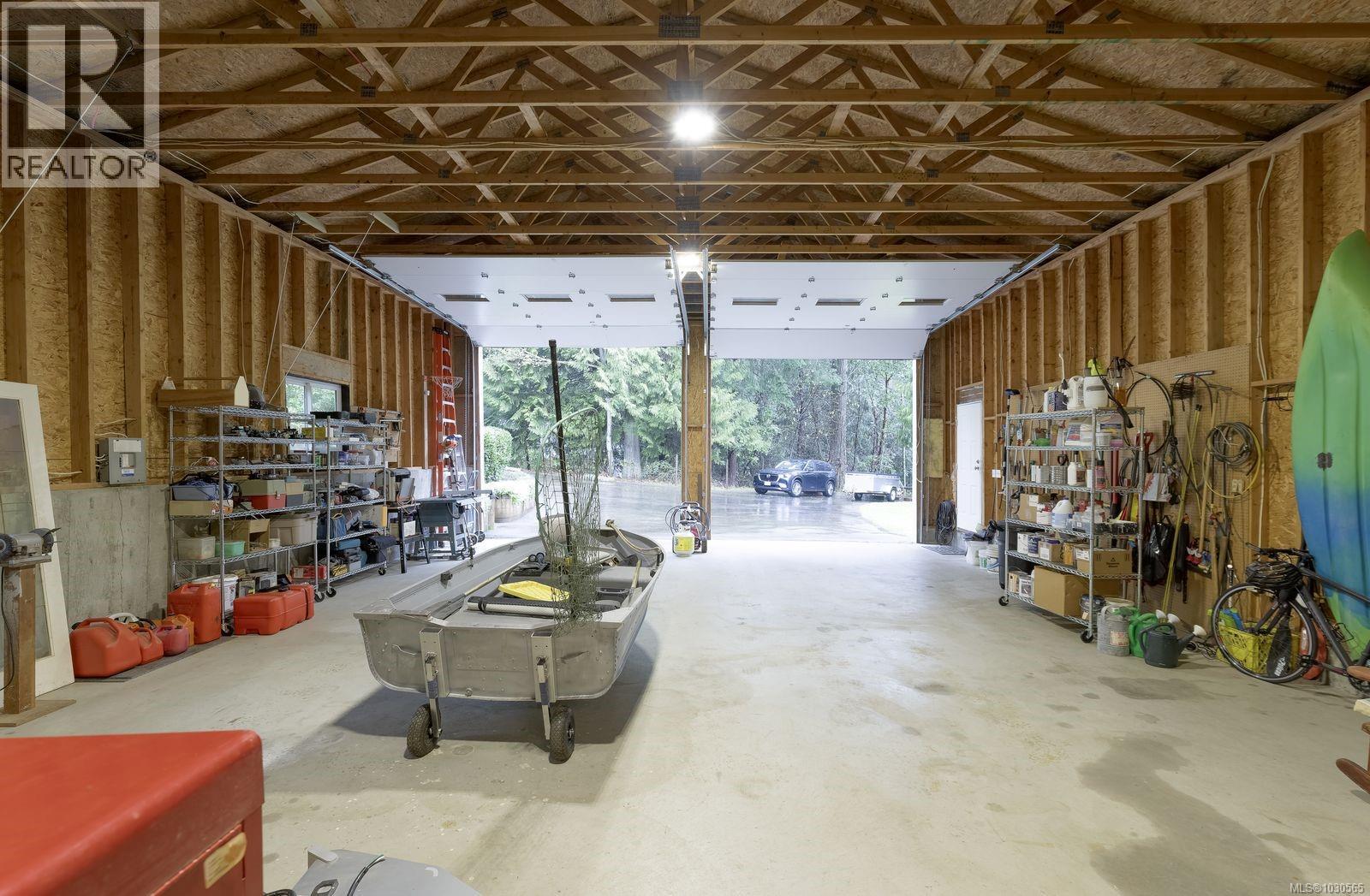 7228 Aulds Rd, Lantzville