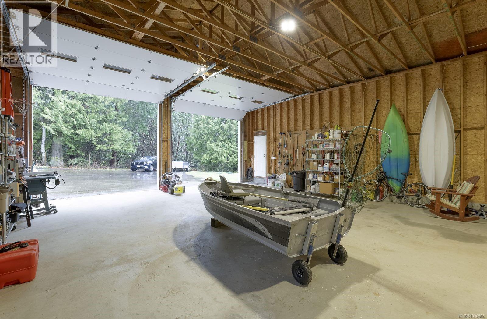 7228 Aulds Rd, Lantzville