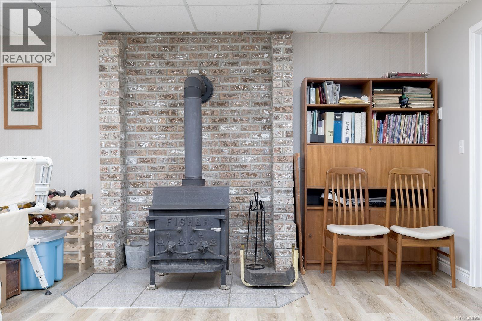 7228 Aulds Rd, Lantzville