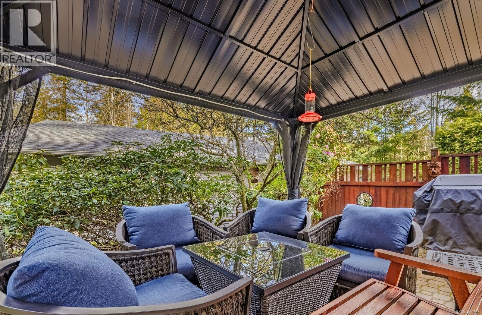 7228 Aulds Rd, Lantzville