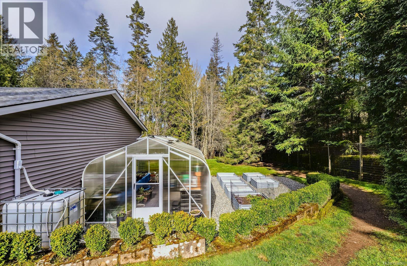 7228 Aulds Rd, Lantzville