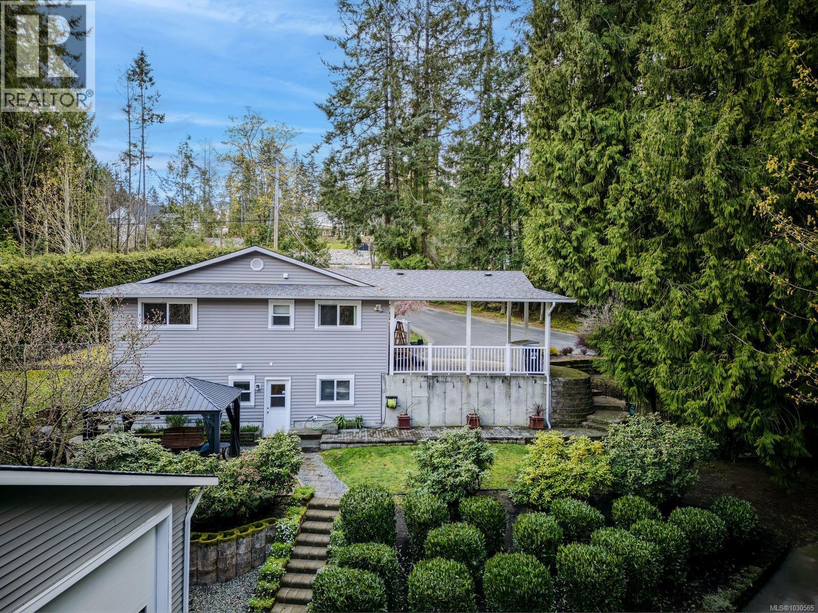 7228 Aulds Rd, Lantzville