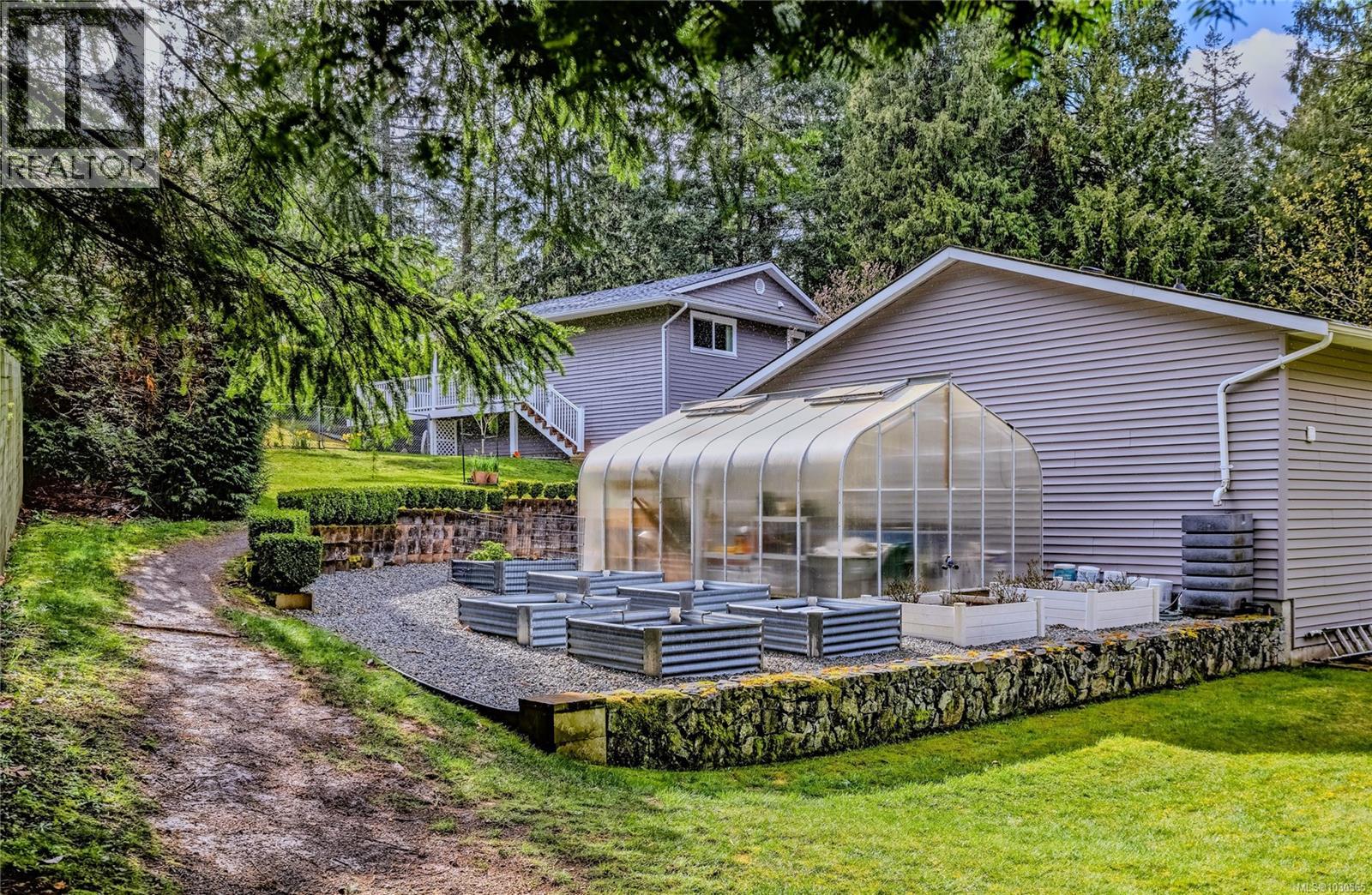 7228 Aulds Rd, Lantzville