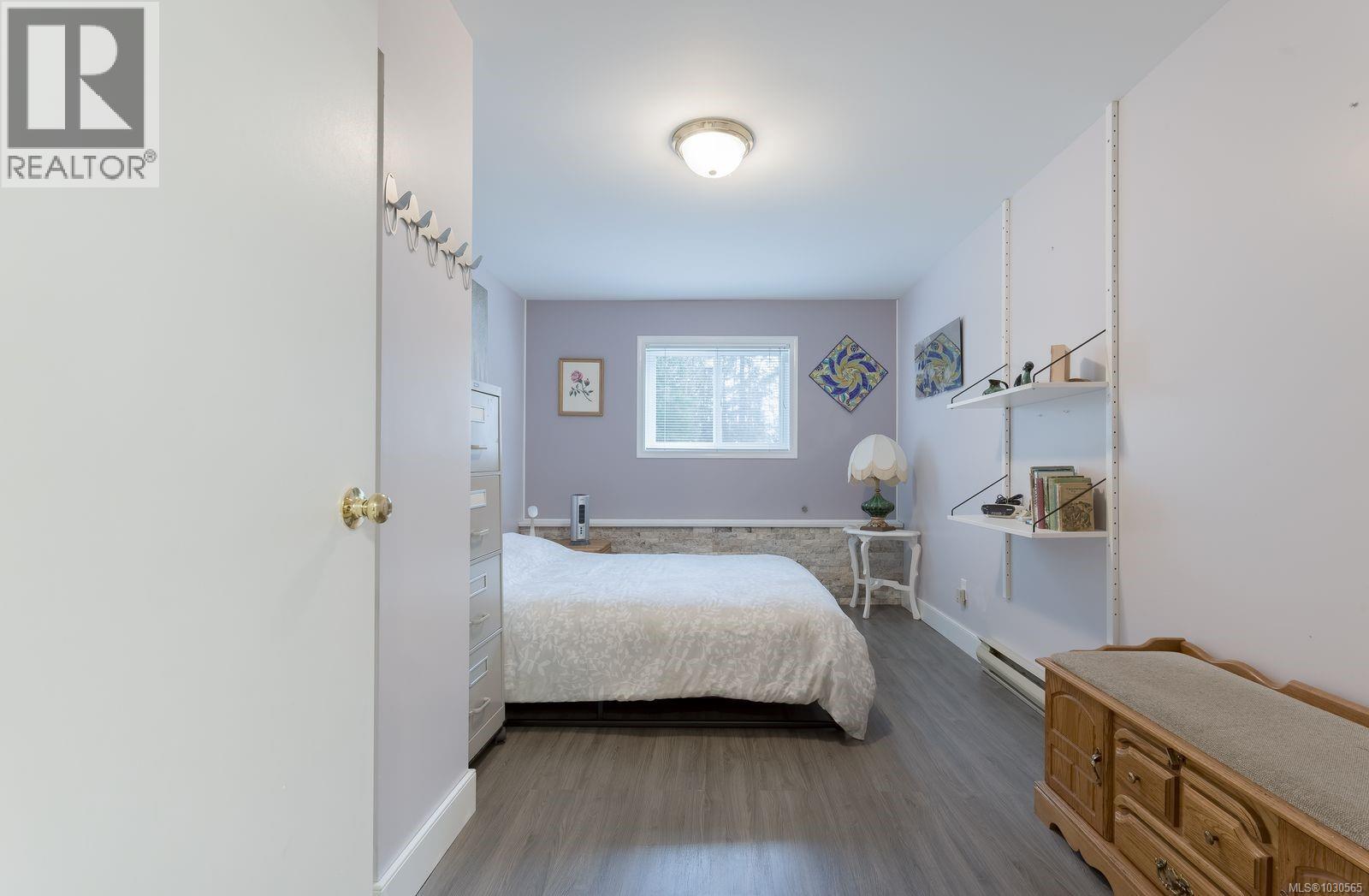 7228 Aulds Rd, Lantzville