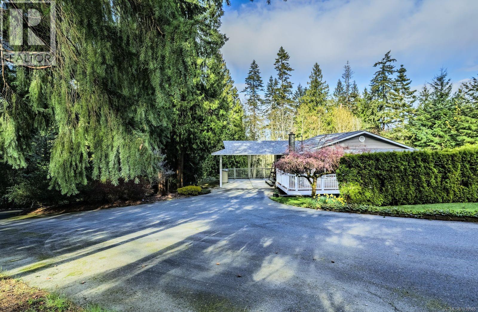 7228 Aulds Rd, Lantzville