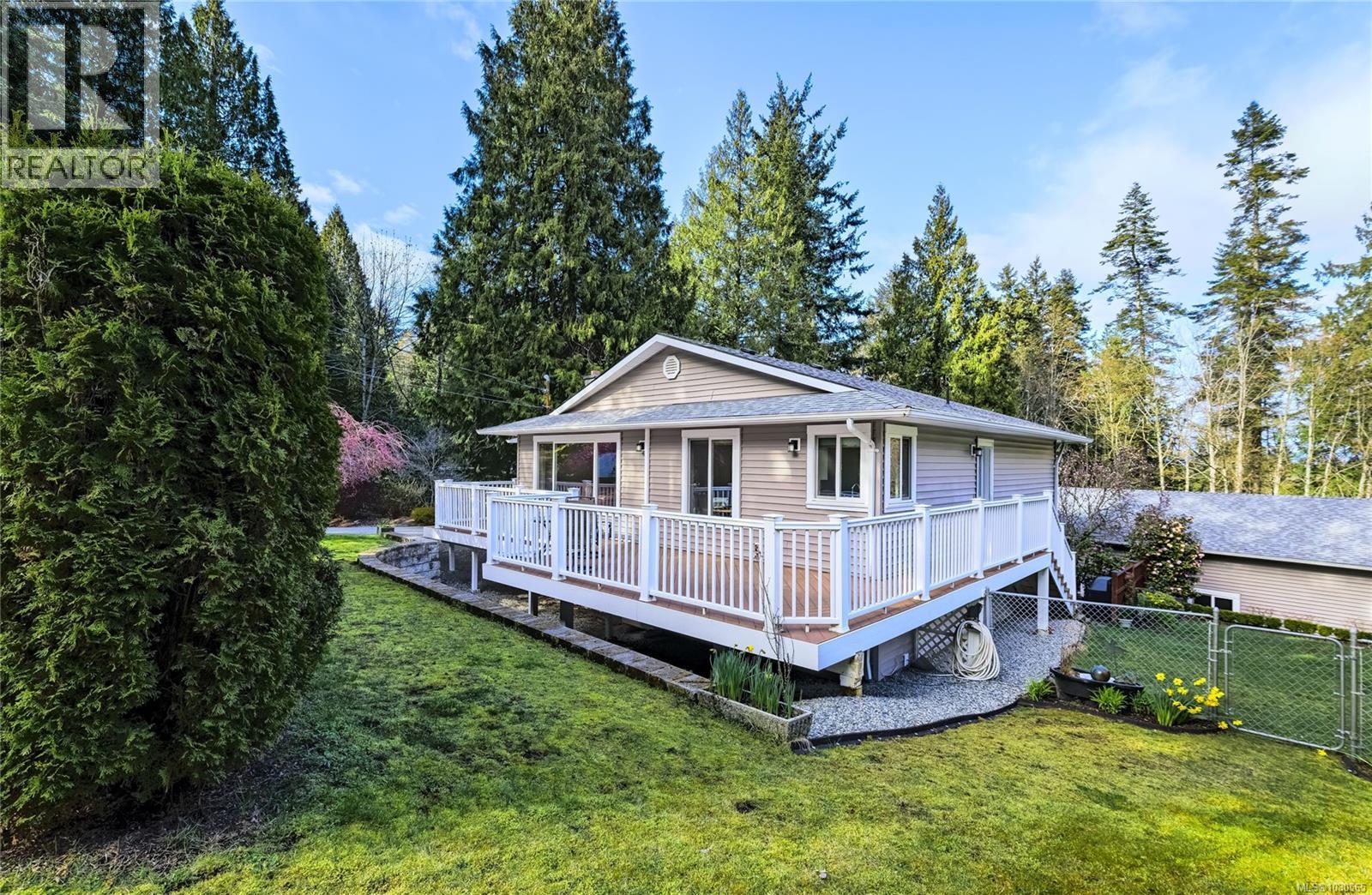 7228 Aulds Rd, Lantzville