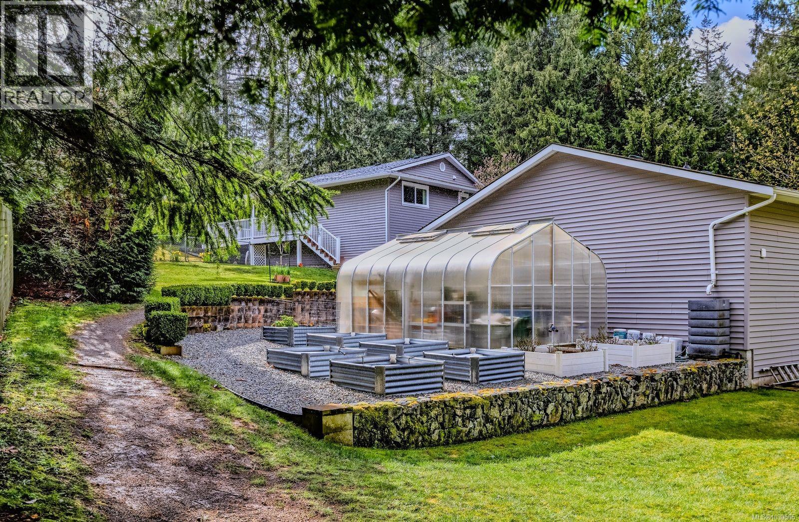 7228 Aulds Rd, Lantzville