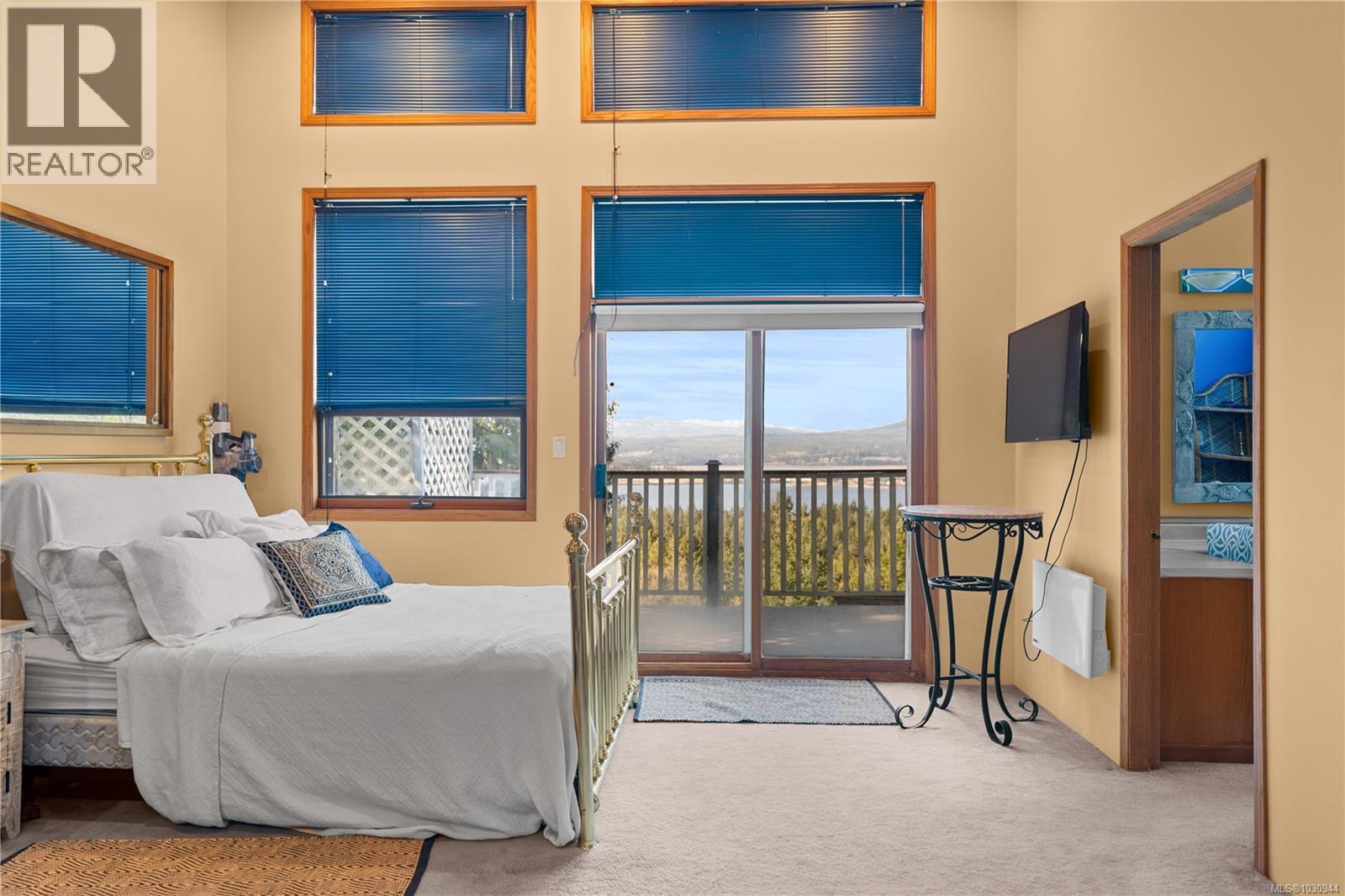 1059 Pat Burns Ave, Gabriola Island