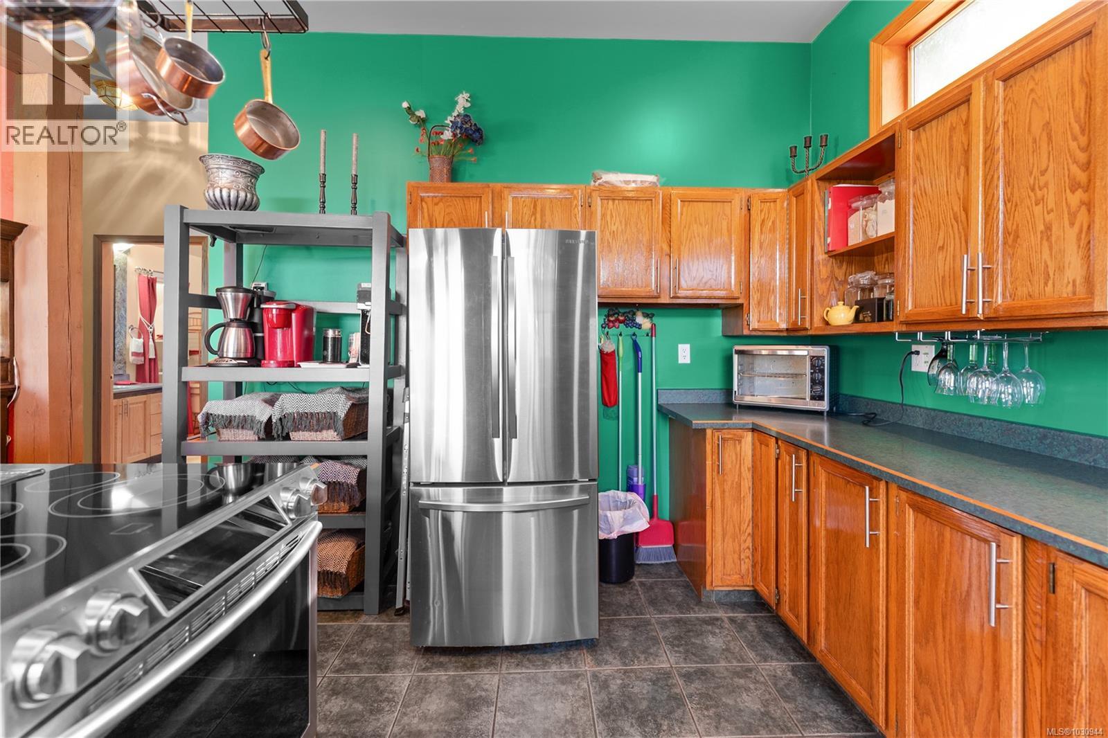 1059 Pat Burns Ave, Gabriola Island