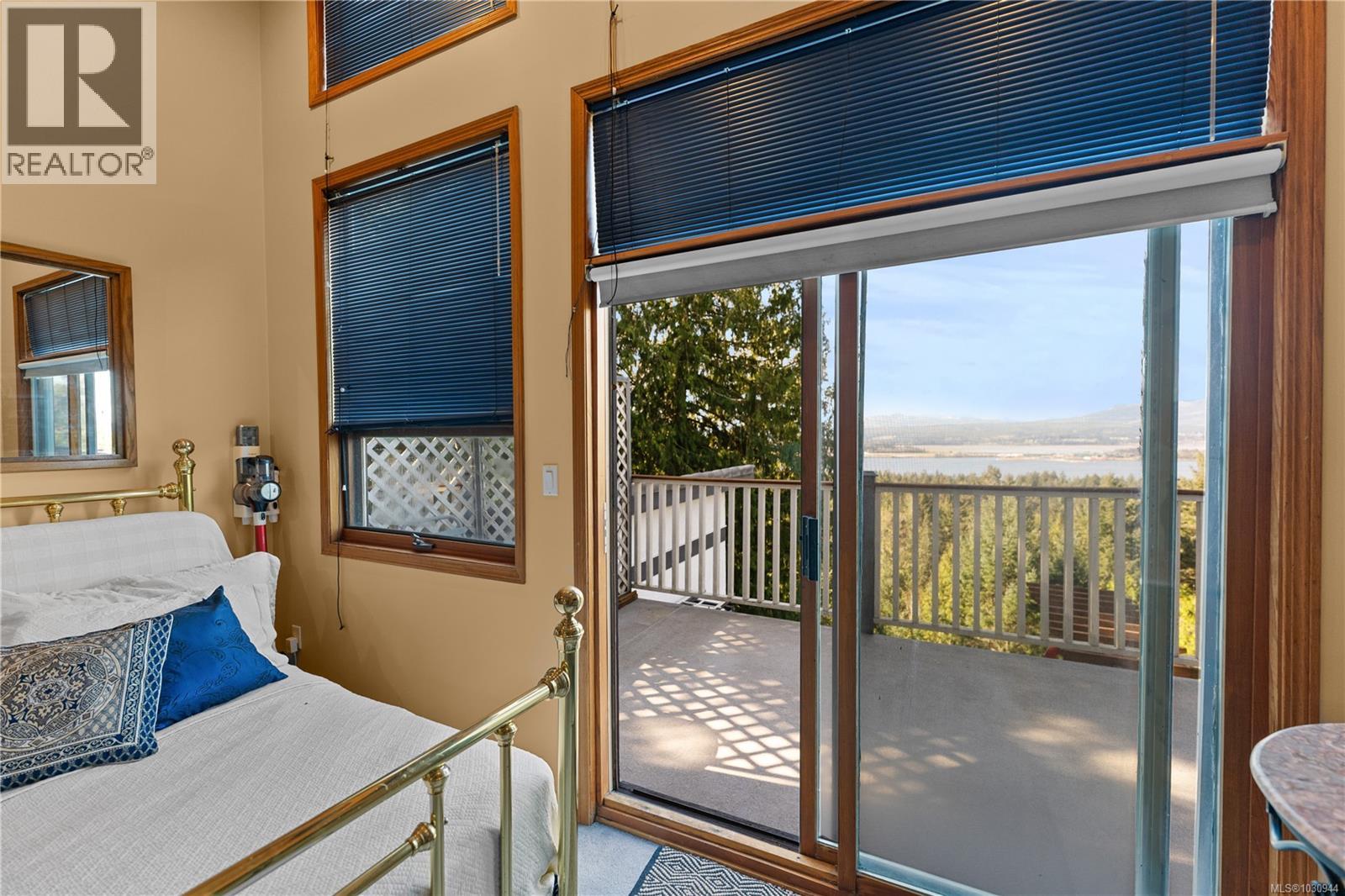 1059 Pat Burns Ave, Gabriola Island