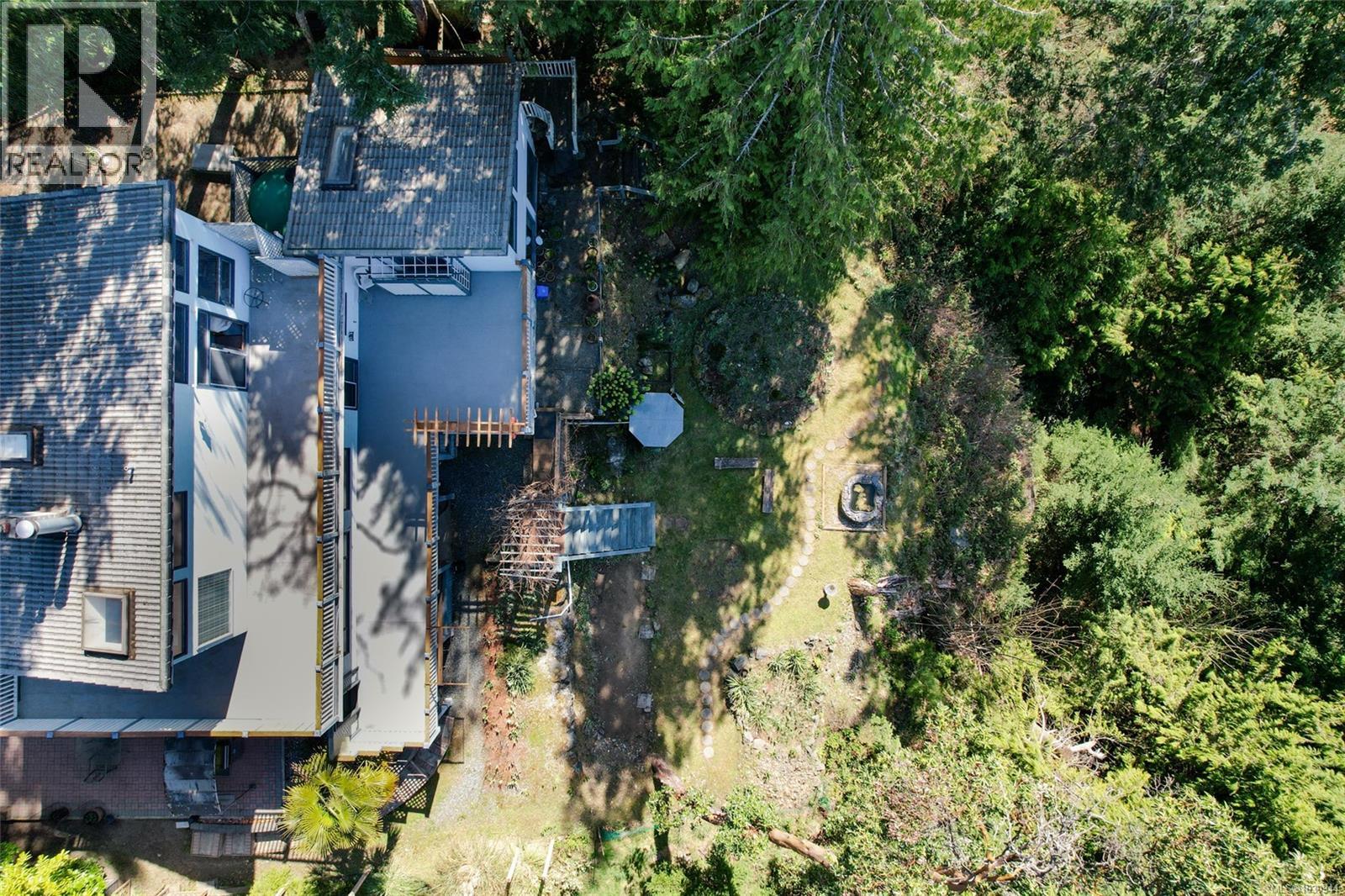 1059 Pat Burns Ave, Gabriola Island