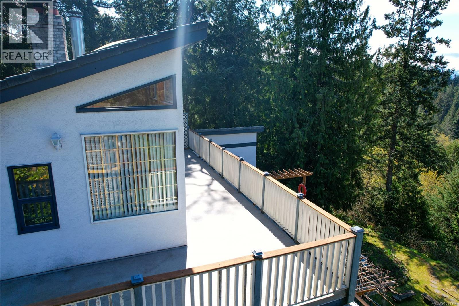 1059 Pat Burns Ave, Gabriola Island