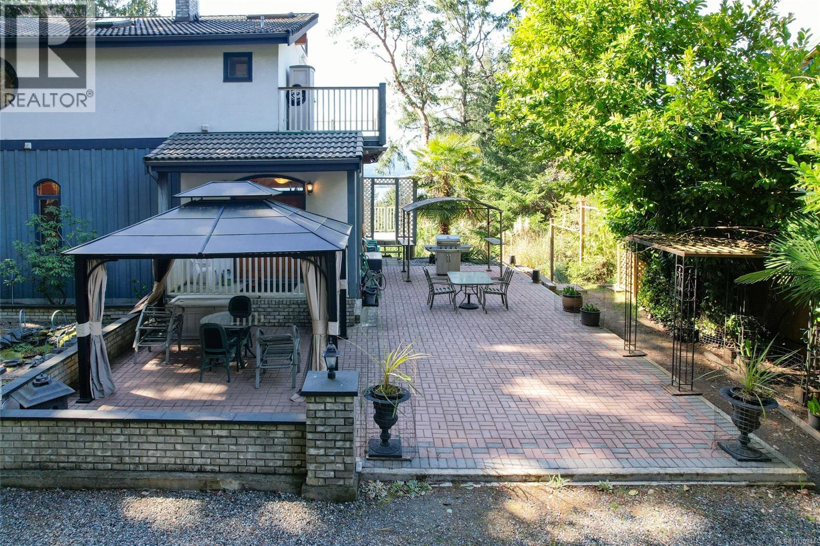 1059 Pat Burns Ave, Gabriola Island