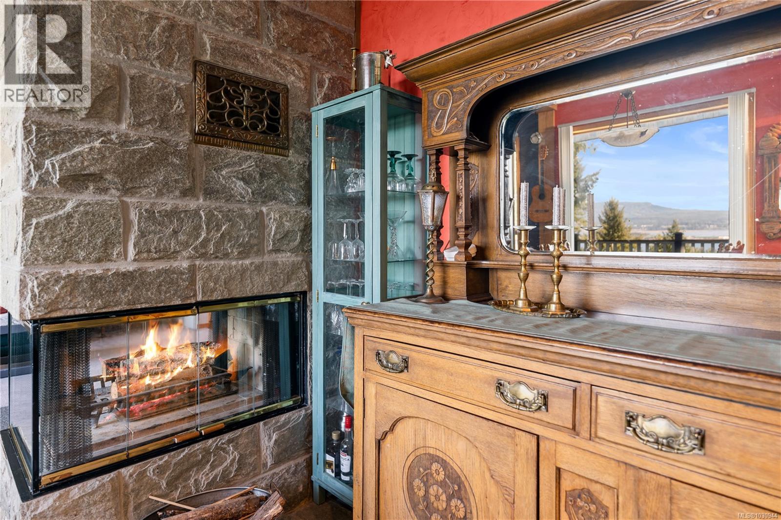 1059 Pat Burns Ave, Gabriola Island