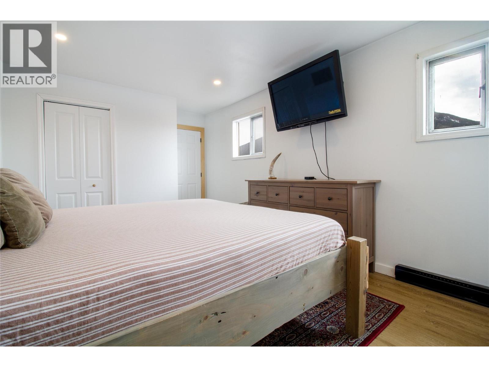  509 Eighth Street East, Revelstoke