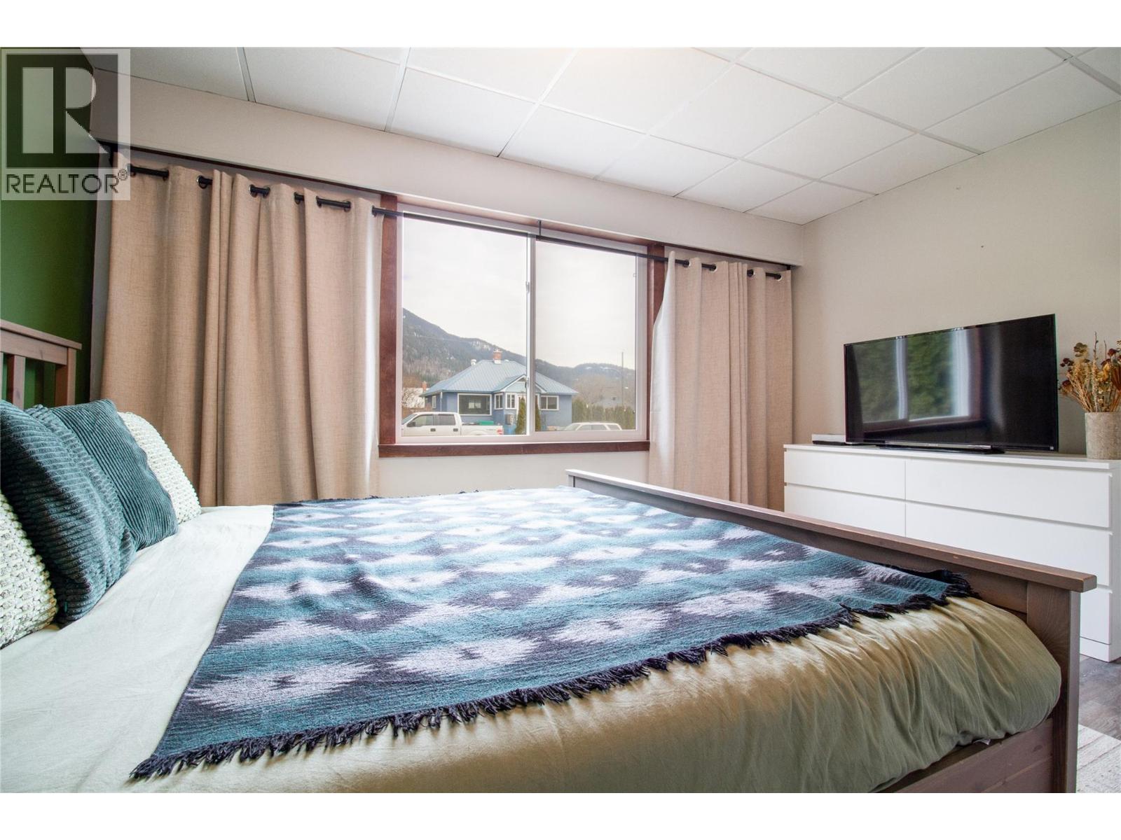  509 Eighth Street East, Revelstoke