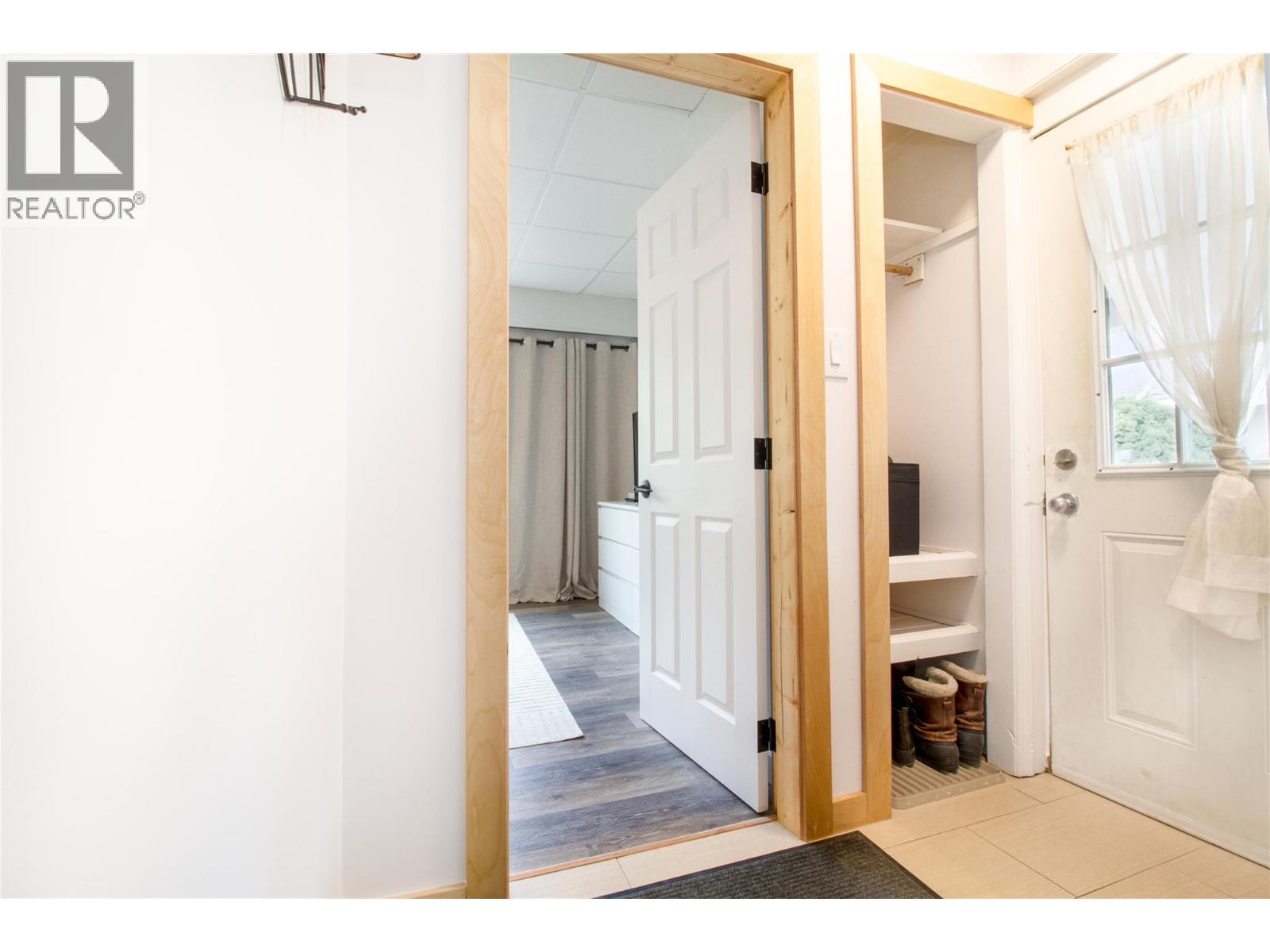  509 Eighth Street East, Revelstoke