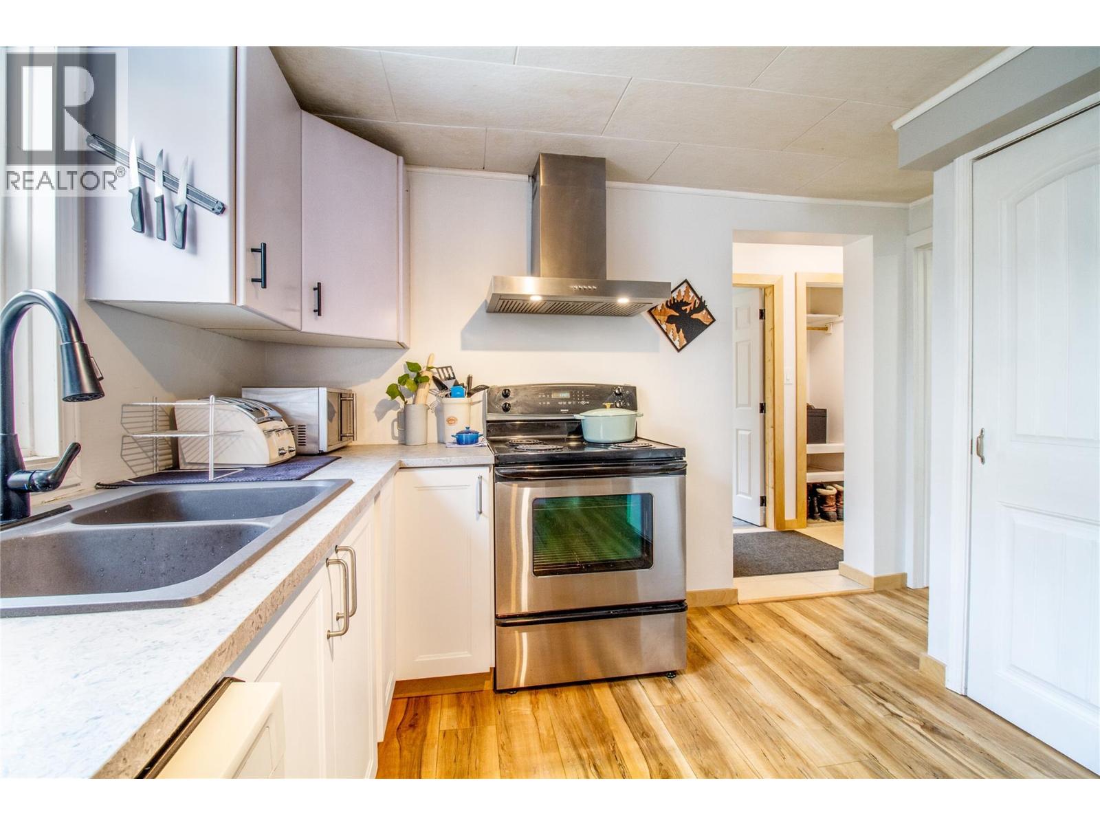  509 Eighth Street East, Revelstoke