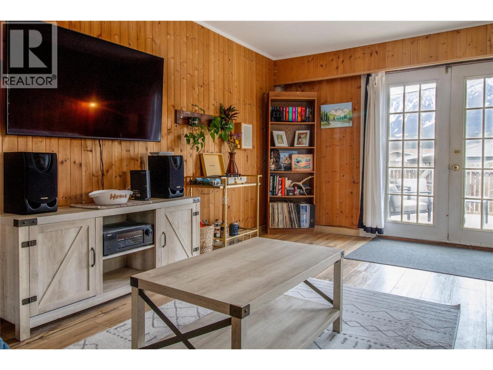  509 Eighth Street East, Revelstoke