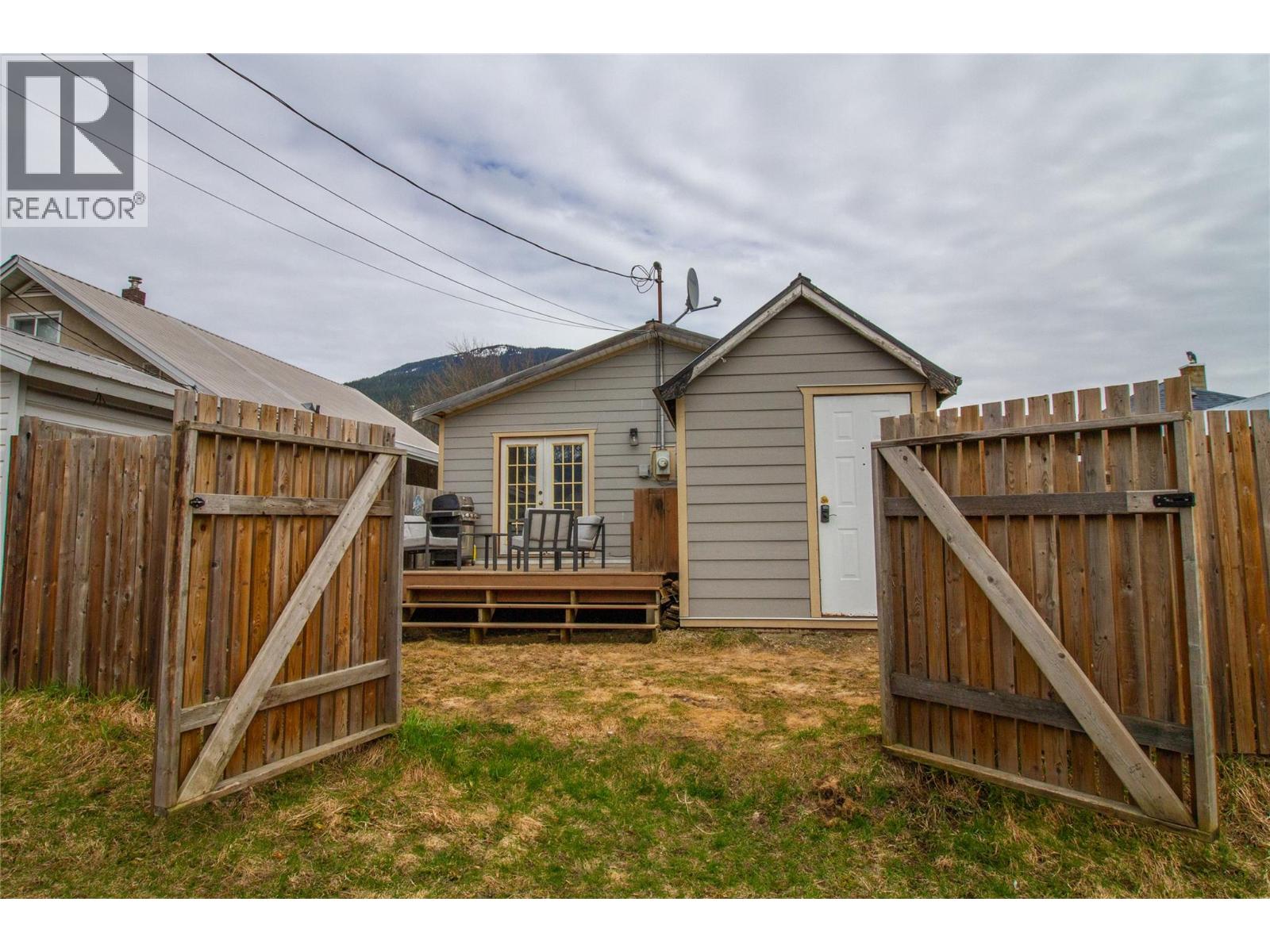  509 Eighth Street East, Revelstoke