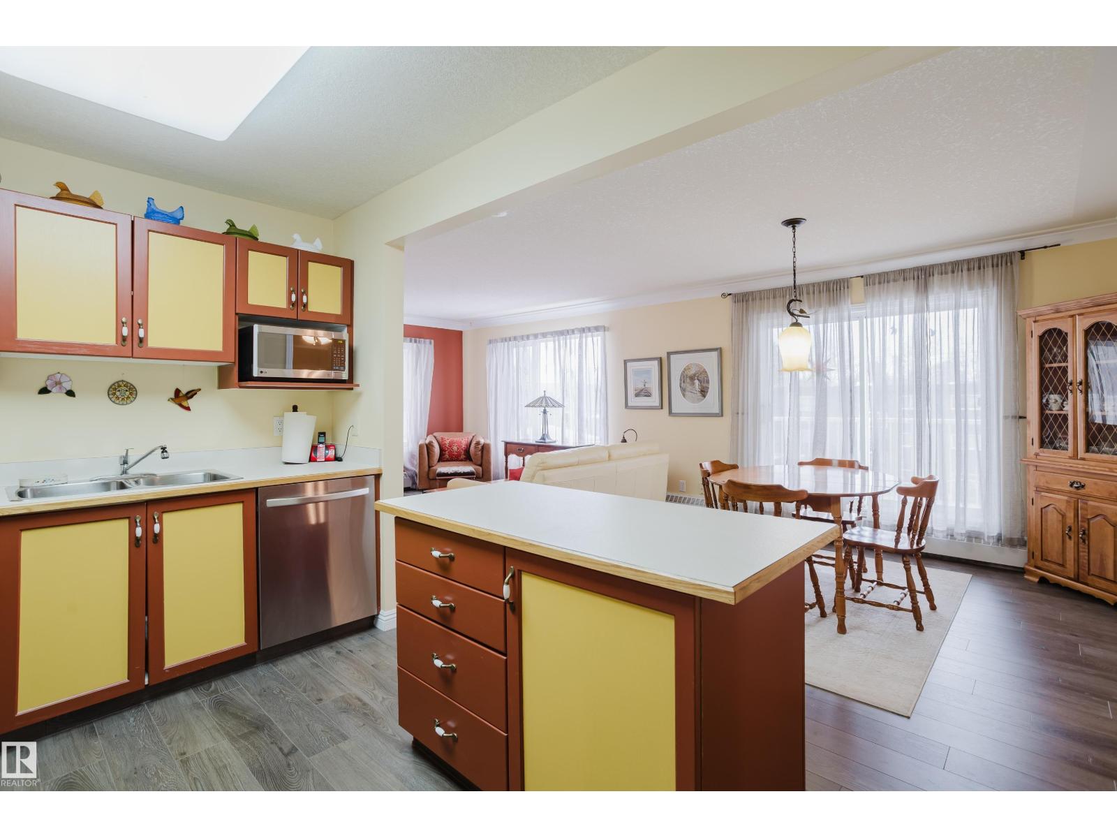 #25 9926 80 AV NW, Edmonton