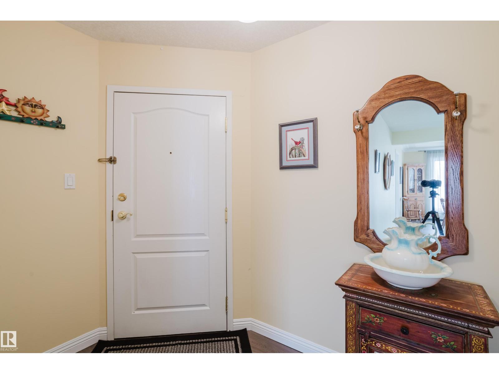 #25 9926 80 AV NW, Edmonton