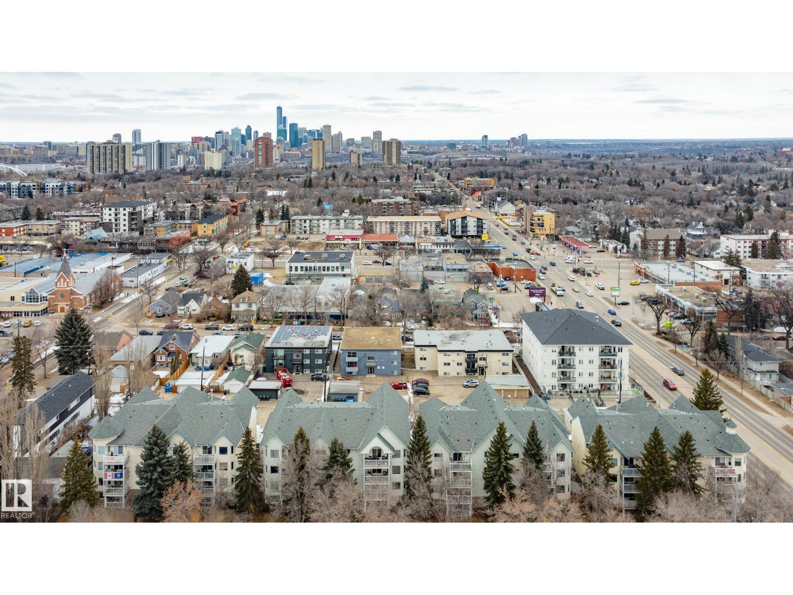 #25 9926 80 AV NW, Edmonton