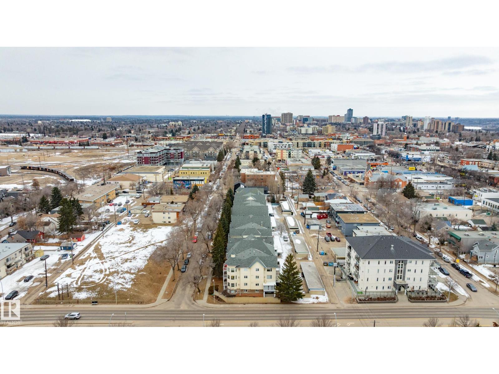 #25 9926 80 AV NW, Edmonton