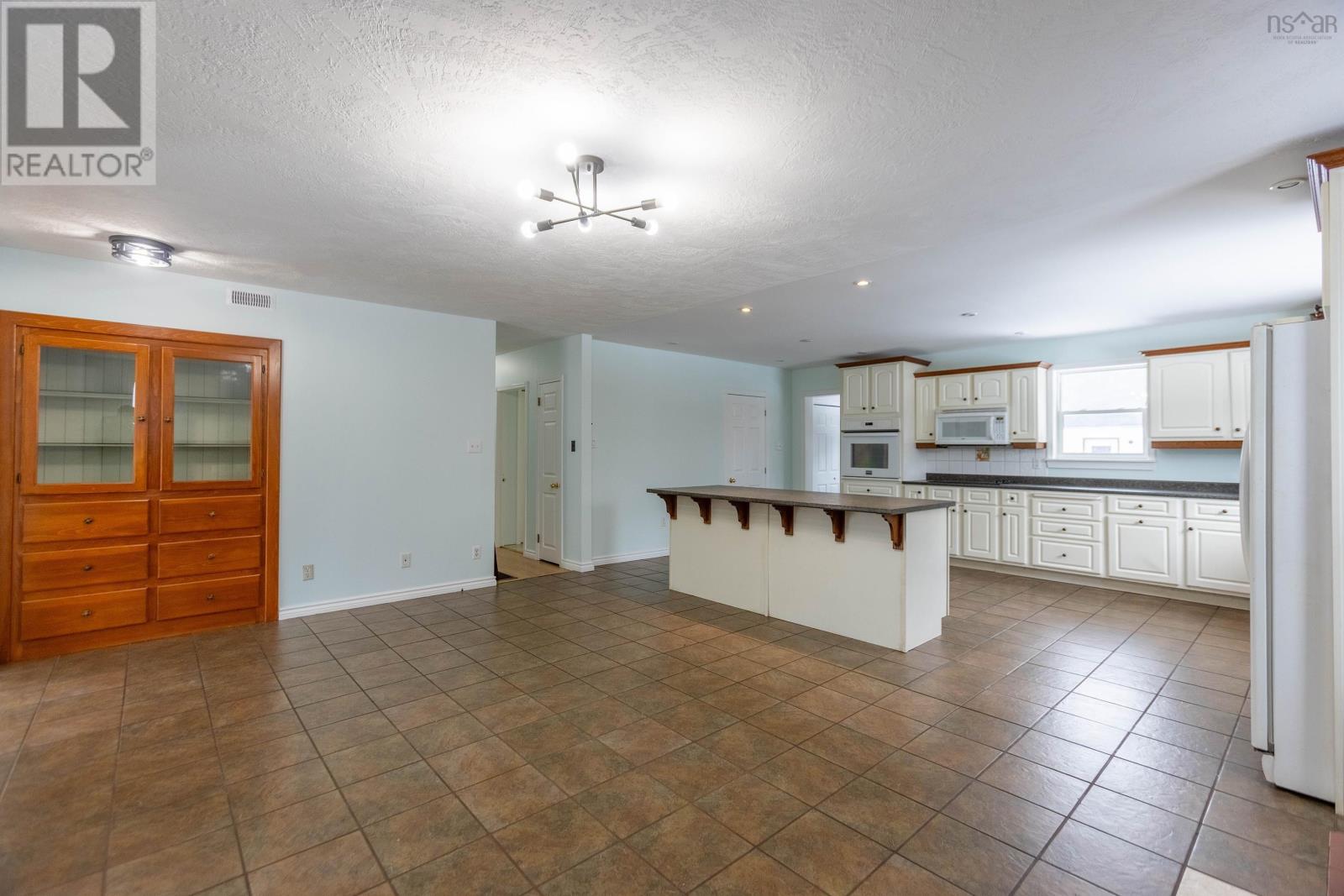 Property 11 of 39 of 8675 Highway 2