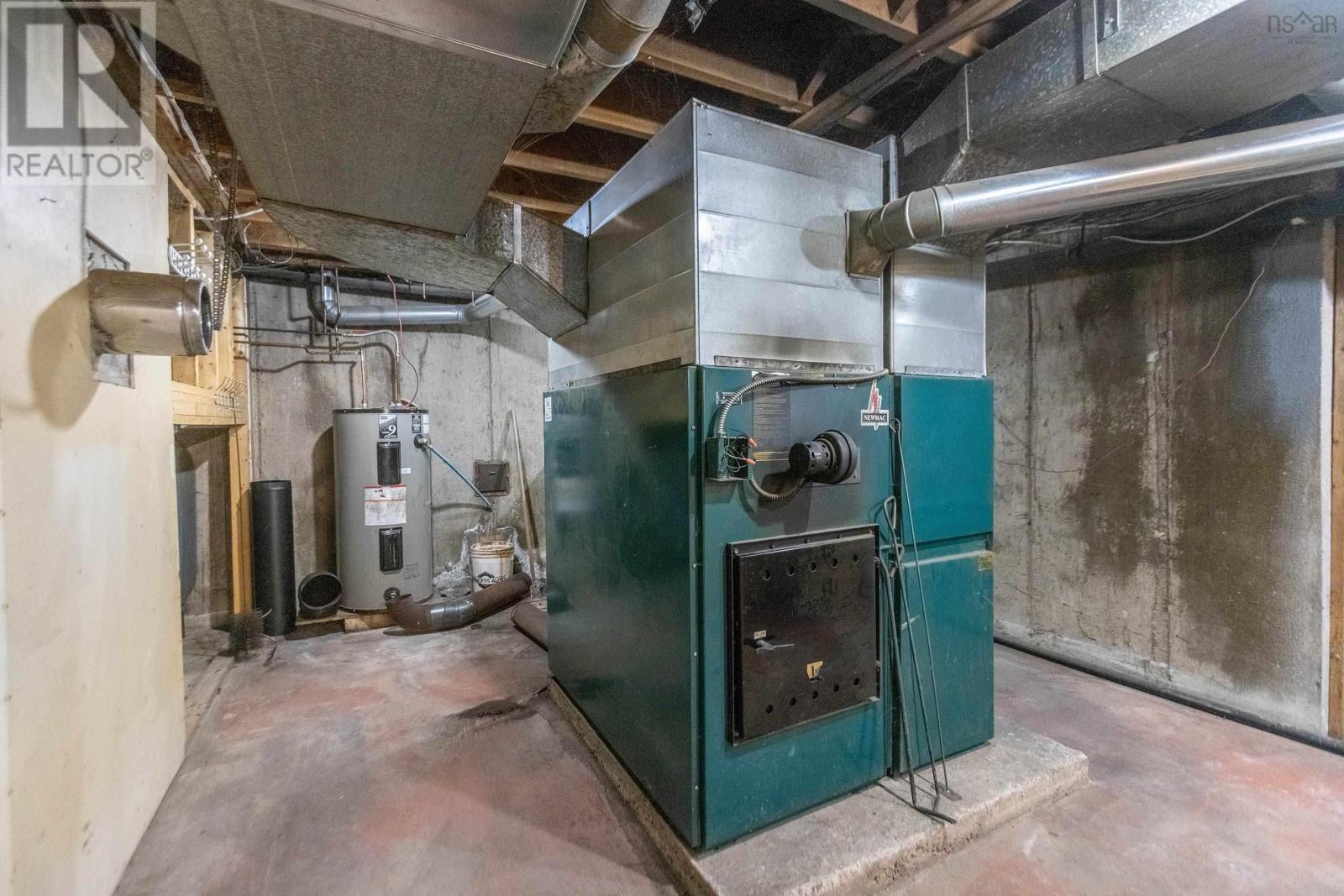 Property 34 of 39 of 8675 Highway 2