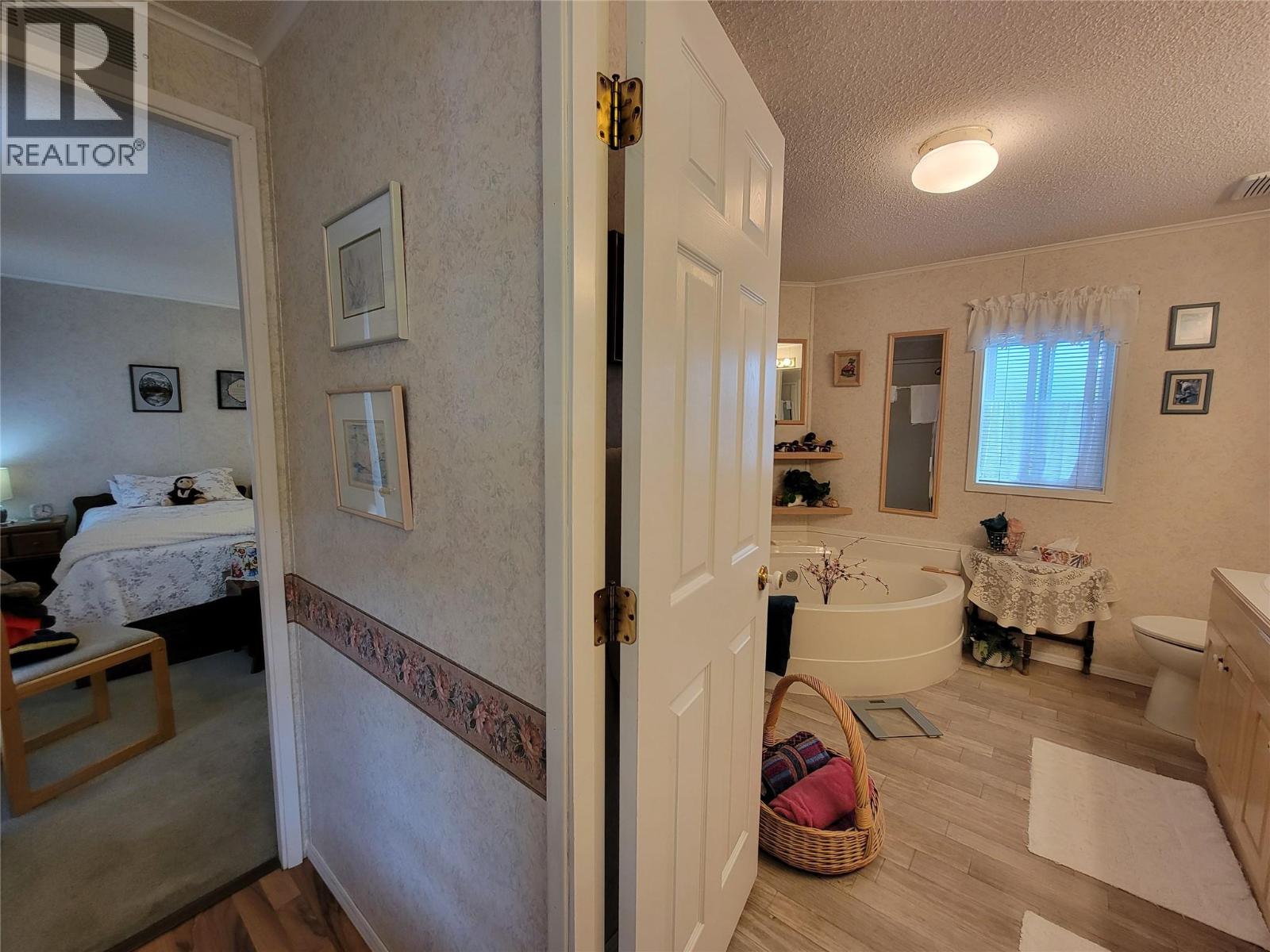 1292 Highway 3A Unit# 32, Keremeos