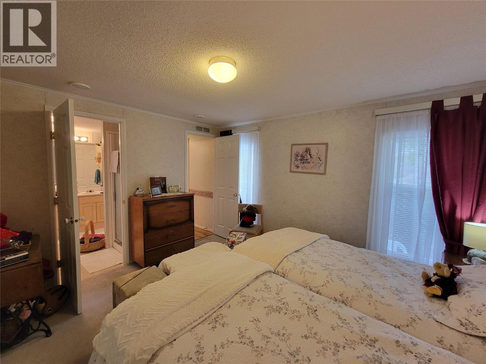 1292 Highway 3A Unit# 32, Keremeos