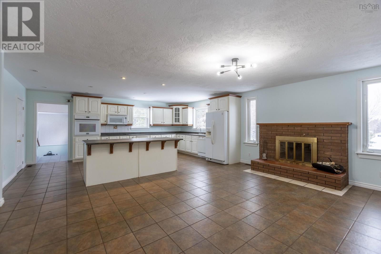 Property 9 of 39 of 8675 Highway 2