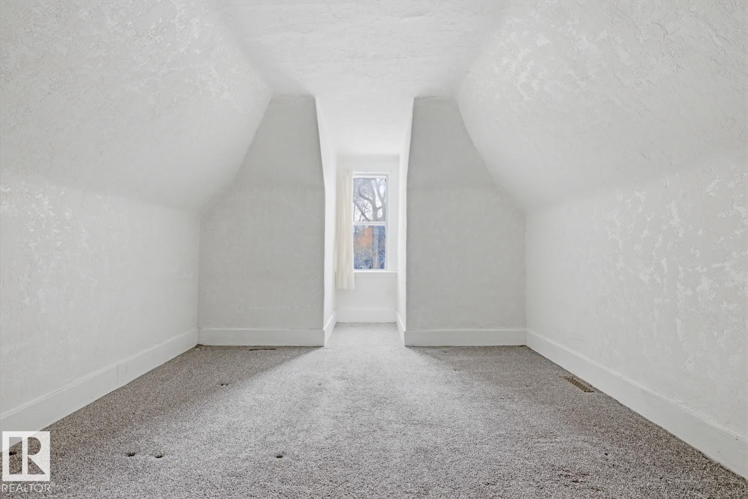 10927 93 ST NW NW - 15