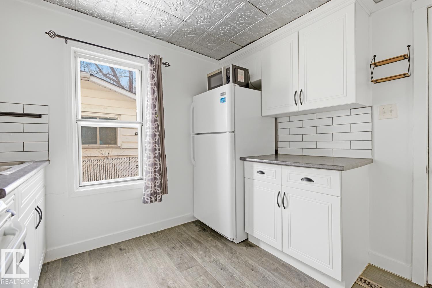 10927 93 ST NW NW - 17