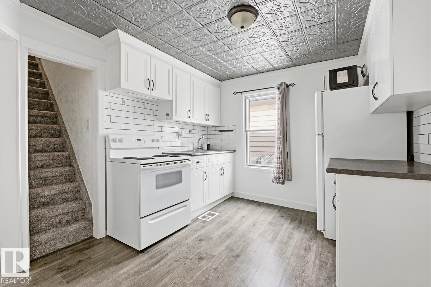 10927 93 ST NW NW - 18