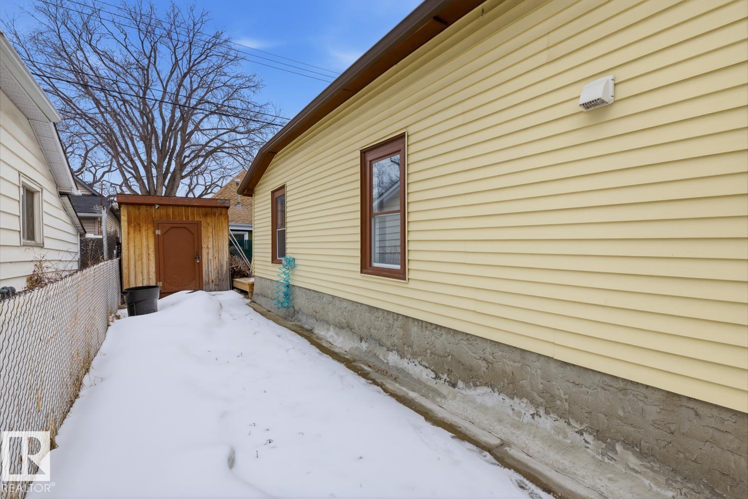 10927 93 ST NW NW - 4