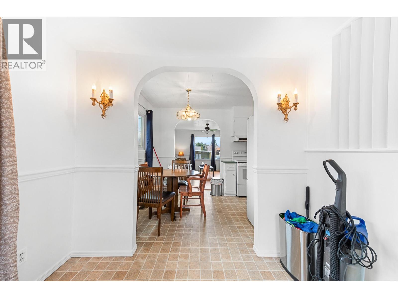 610 20TH AVENUE S - 13