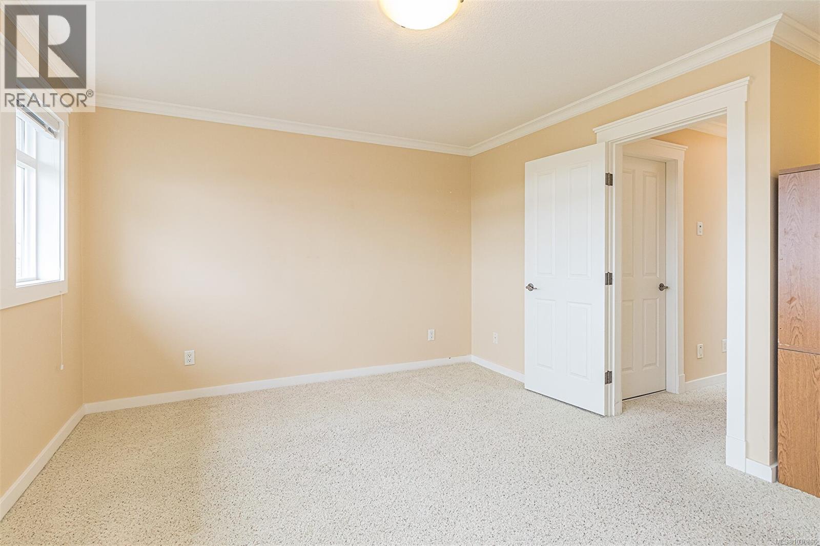 #6 500 Russell Rd - 45