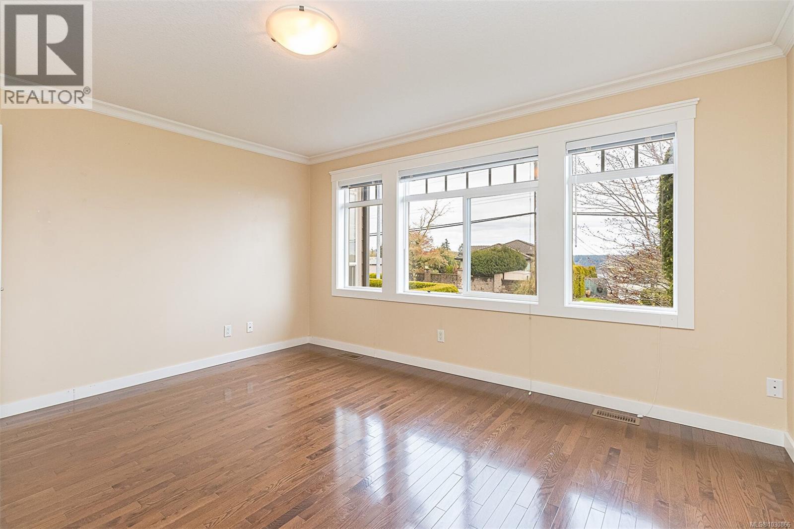 #6 500 Russell Rd - 9
