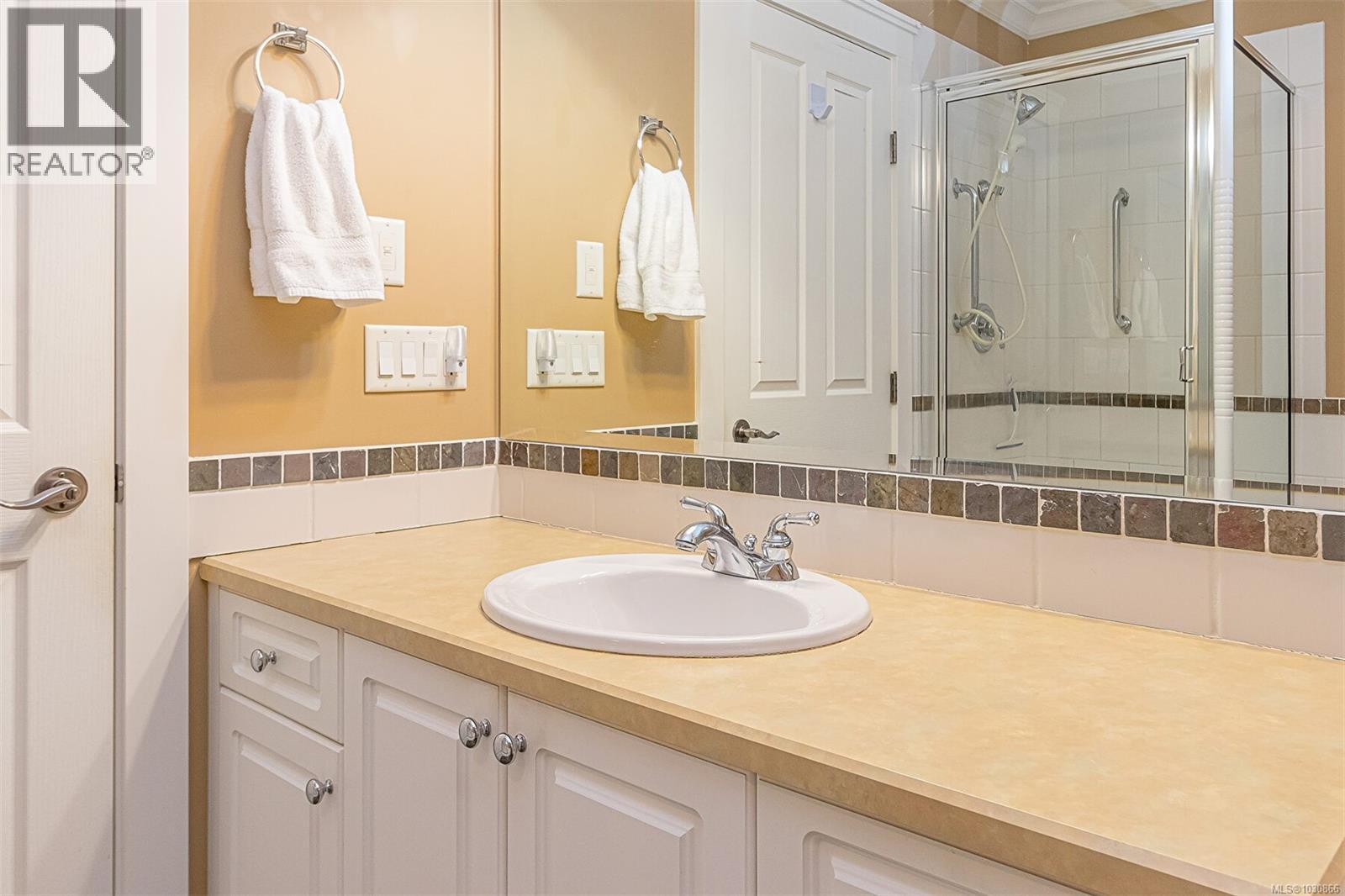 6 500 Russell Rd, Ladysmith