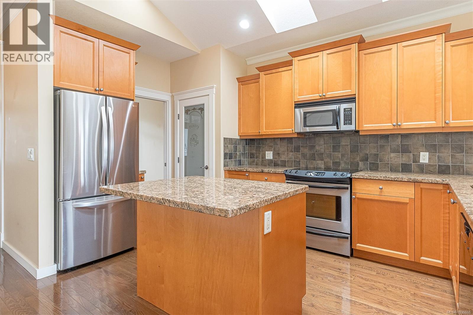 #6 500 Russell Rd - 4